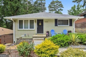 Building Photo - 2056 Arlington Ave NE