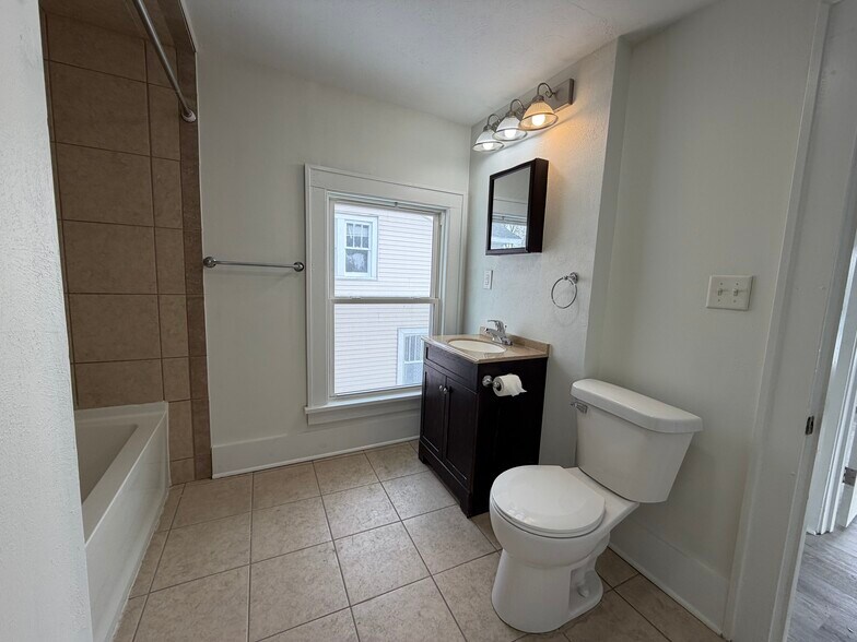 Building Photo - 111 E Eckman St