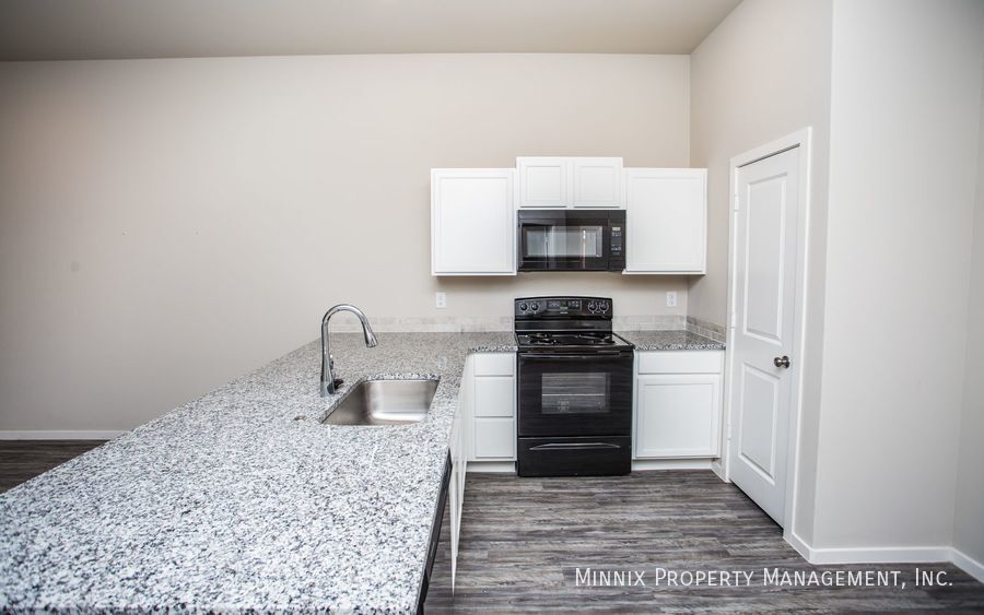 Building Photo - 1924 Langford Ave