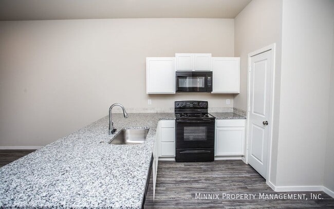 Building Photo - 1924 Langford Ave