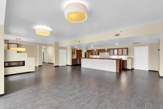 Primary Photo - LARGE CUSTOM CONDO IN DOWNTOWN CHAMPAIGN
