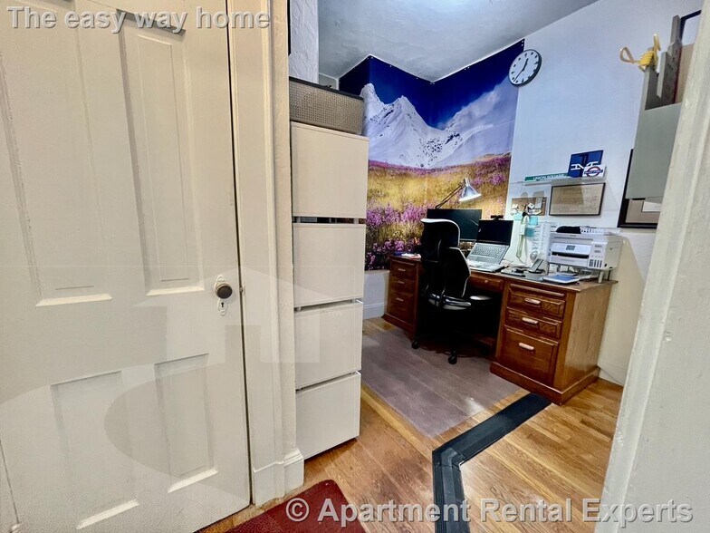 Building Photo - 73 Martin St