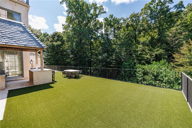 Building Photo - 3570 Knollwood Dr NW