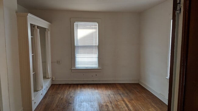 Building Photo - 3 bedroom home in Iowa City's Northside Neighborhood