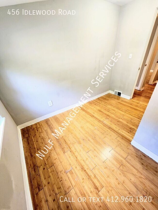 Building Photo - 456 Idlewood Rd