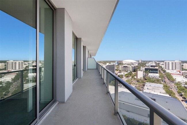 Building Photo - 400 Central Ave