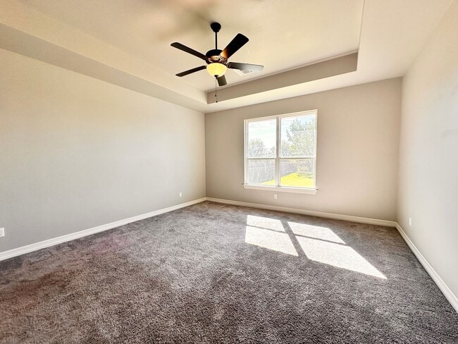 Building Photo - Spacious 4-Bedroom Home with Pool in Yukon