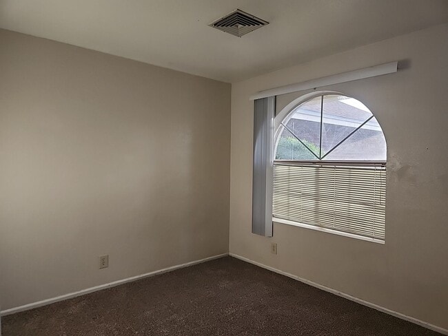 Building Photo - ?4 Bed / 2 Bath Single Level Gilbert Home with vaulted Ceilings *New Paint*?