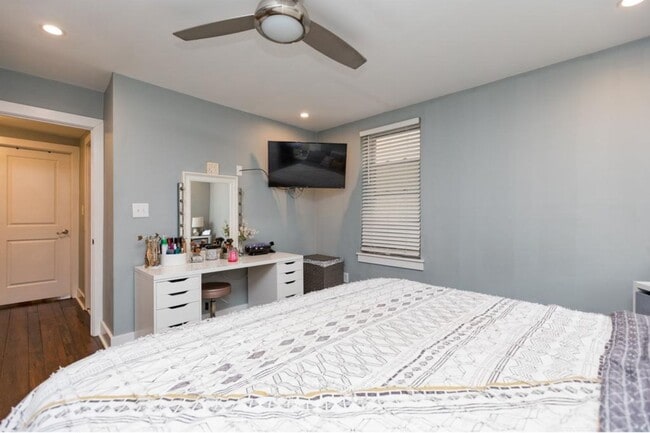 Building Photo - 2658 Edgemont St