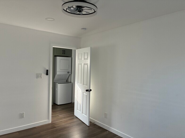 Building Photo - 2739 E Adams St