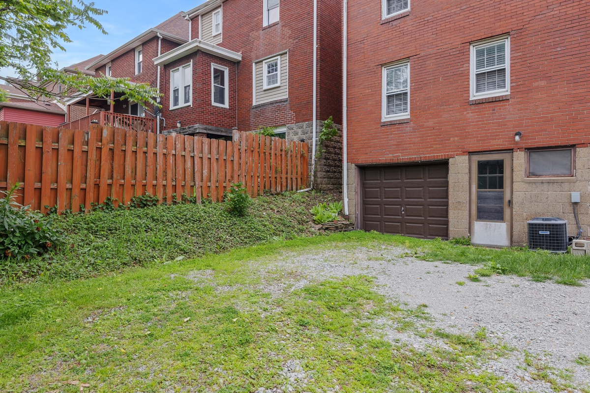 Building Photo - 28 Hillman St
