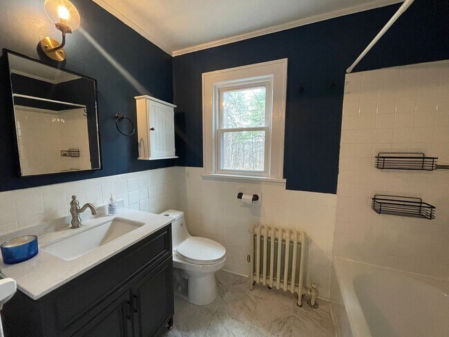 Building Photo - Serene Richmond Cottage Retreat | 2BR, Hardwood Floors, Pet-Friendly- $2500