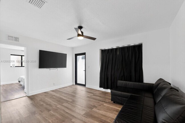 Building Photo - 1810 NW 9th St