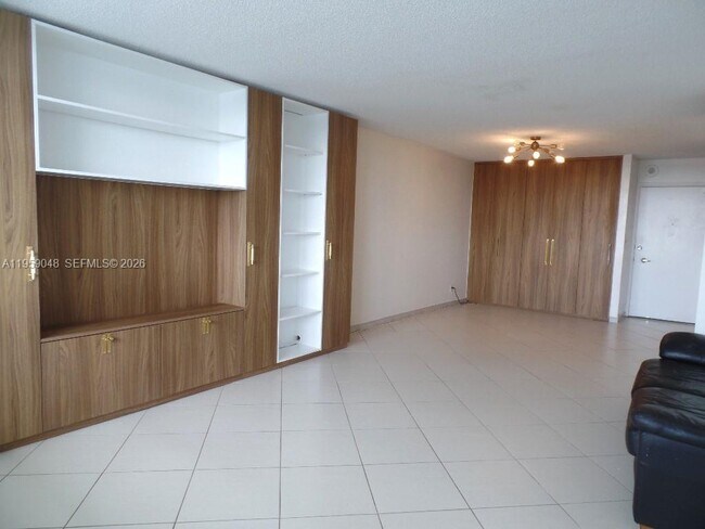 Building Photo - 6770 Indian Creek Dr