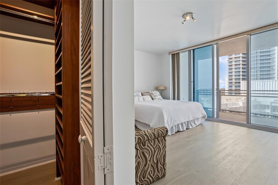 Building Photo - 3535 S Ocean Dr