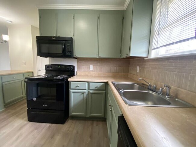 Building Photo - Inglewood 2/1 Duplex - Renovated - Fenced ...