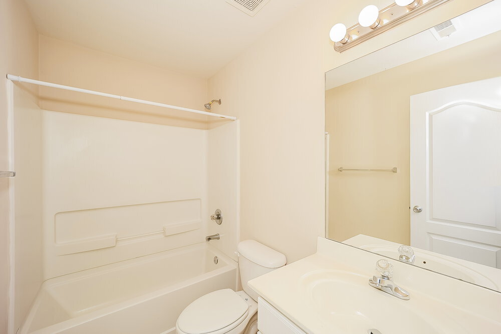 Building Photo - 605 Needle Rush Cir