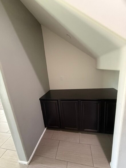 Building Photo - 15645 Calabria Ct