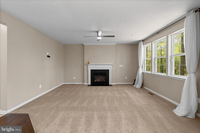 Building Photo - 920 St Martins Loop