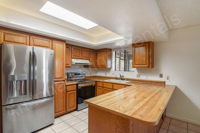 Building Photo - 171 Impala Ln