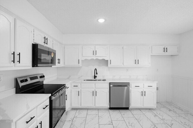 Building Photo - 7124 Brandee Dr
