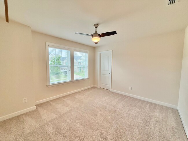 Building Photo - Beautiful 4BD, 3BA House with Bonus Family Room, Large Fenced Backyard, and Finished 2-Car Garage...