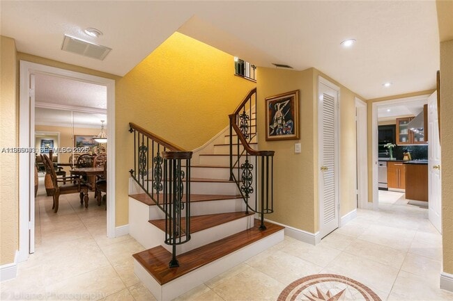 Building Photo - 19701 W Oakmont Dr