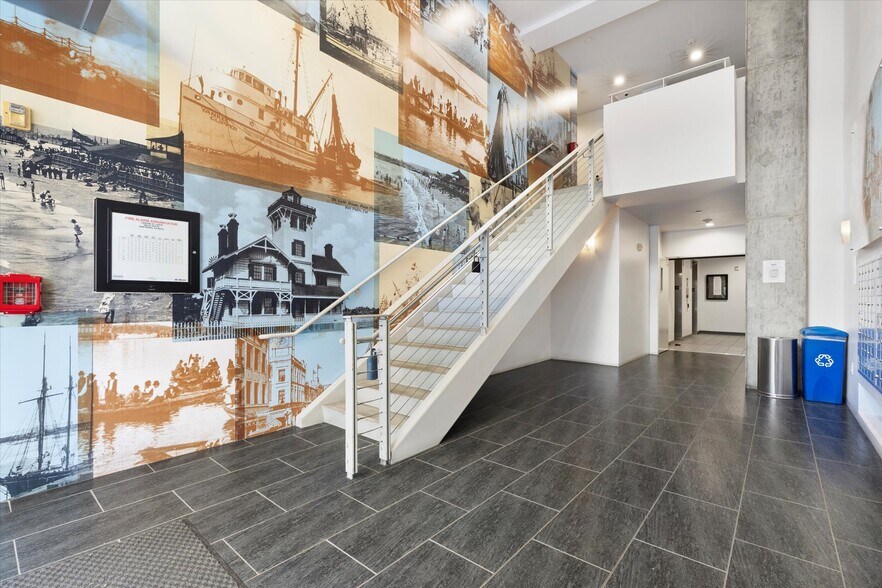 Building Photo - 285 W 6th St