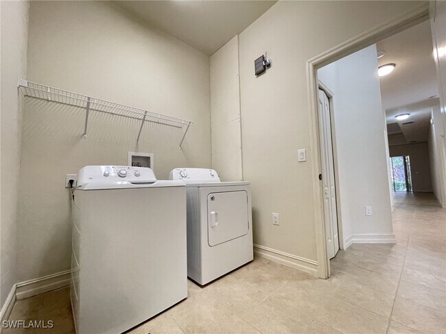 Building Photo - 8224 Sanctuary Dr