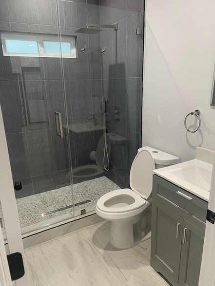 Building Photo - 17032 Midwood Dr