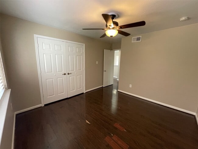 Building Photo - 12315 Glenview Dr