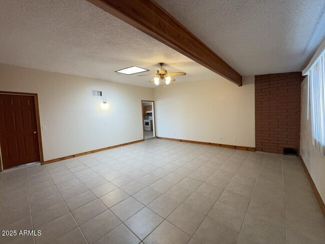 Building Photo - 3733 Sparrow Dr