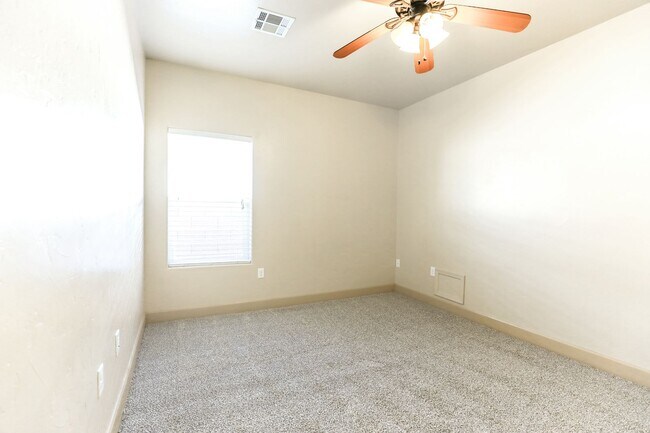 Building Photo - 479 San Simon Dr