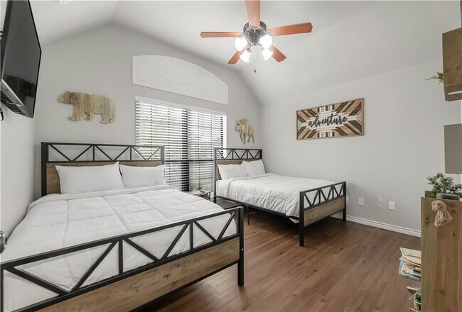 Building Photo - 935 Turtle Dove Trail