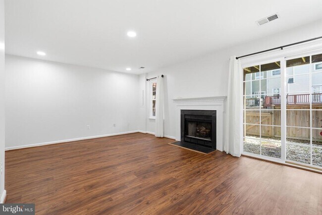 Building Photo - 9663 Franklin Woods Pl