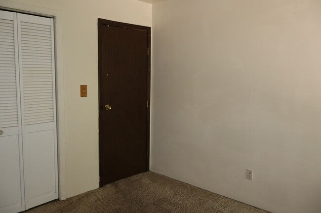 Building Photo - 2 Bedroom Condo Near CSU