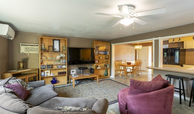 Building Photo - 2458 Corral Ct