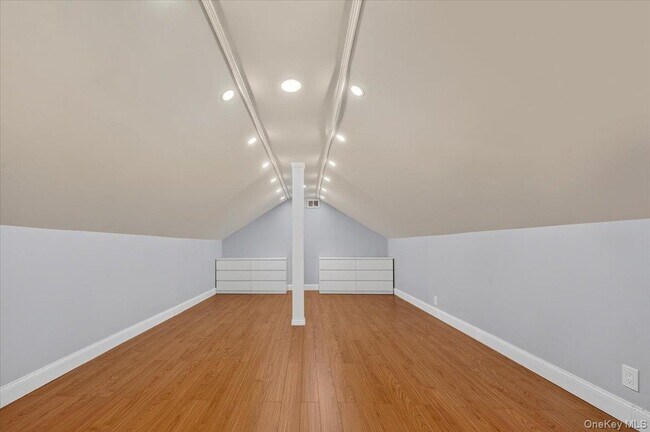 Building Photo - 1155 Webster Ave