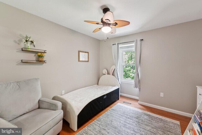 Building Photo - 11545 Pine Cone Ct