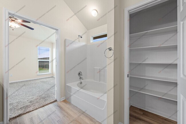 Building Photo - 7811 Redbrush
