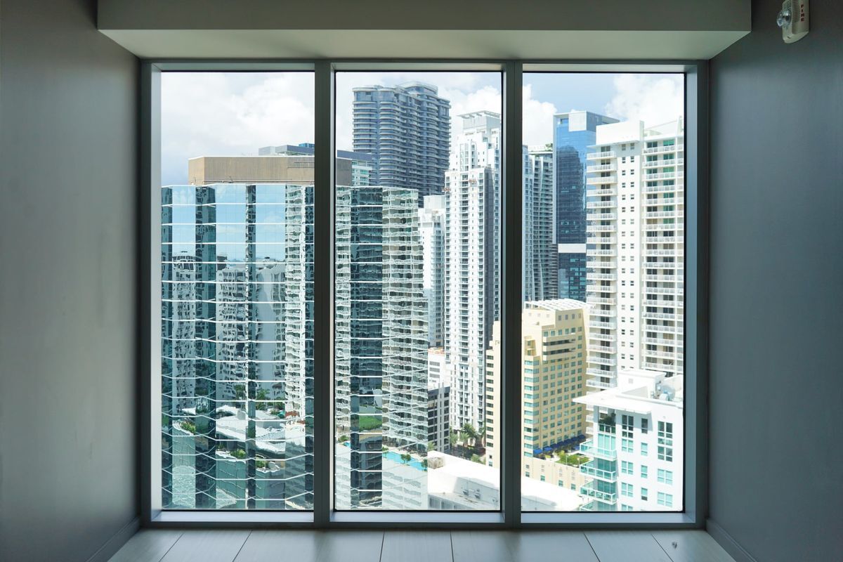 Building Photo - 1300 Brickell Bay Dr