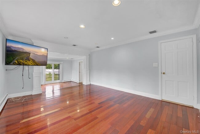 Building Photo - 1719 Cedar Swamp Rd