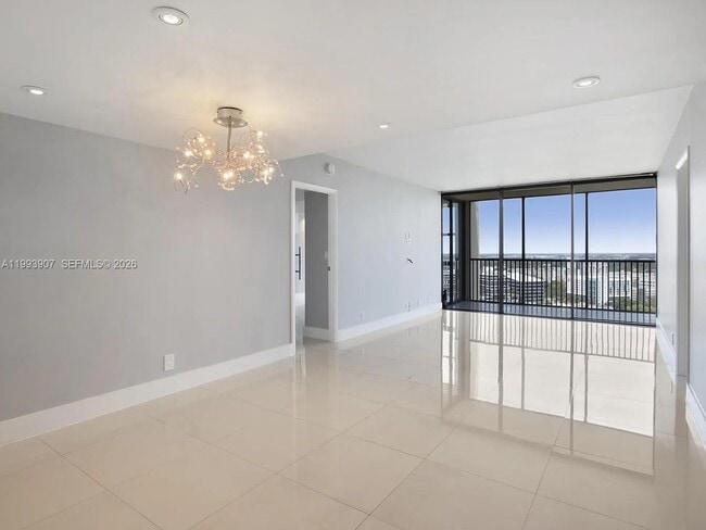 Building Photo - 20301 W Country Club Dr