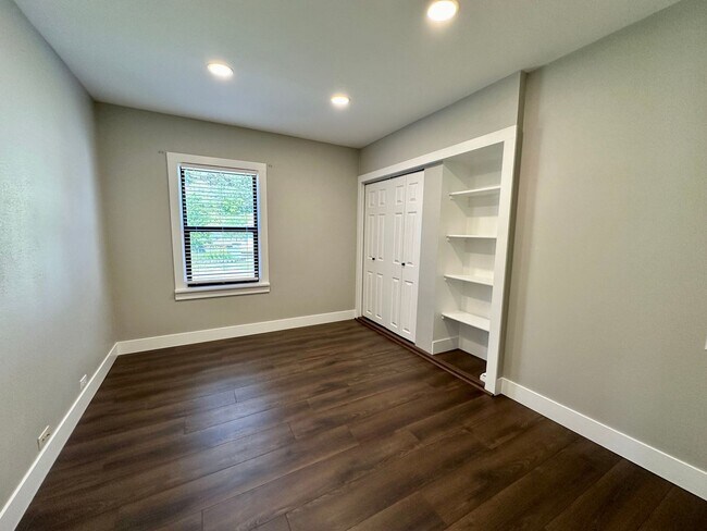 Building Photo - Come Experience the Charm of Cle Elum