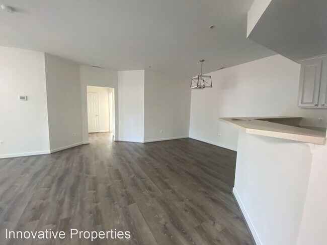 Building Photo - 2 br, 3 bath House - 805 Latchmere Court #101
