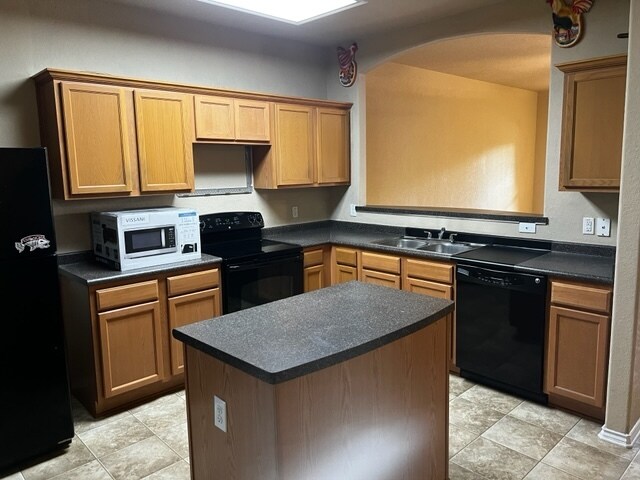 Building Photo - 5702 Sendero Spgs