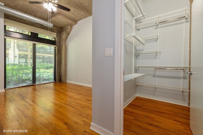 Building Photo - 1110 W 15th St