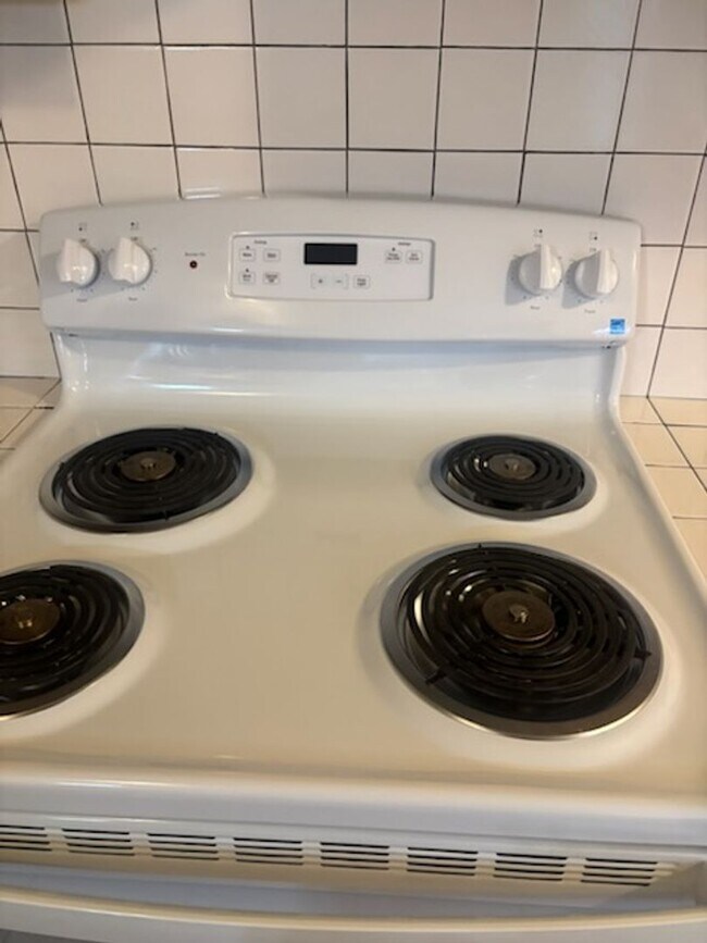 Building Photo - 2 Bed, 2 Bath Duplex in Mountain View Area