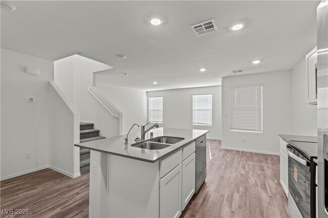 Building Photo - 4919 Olive Mesa Ave