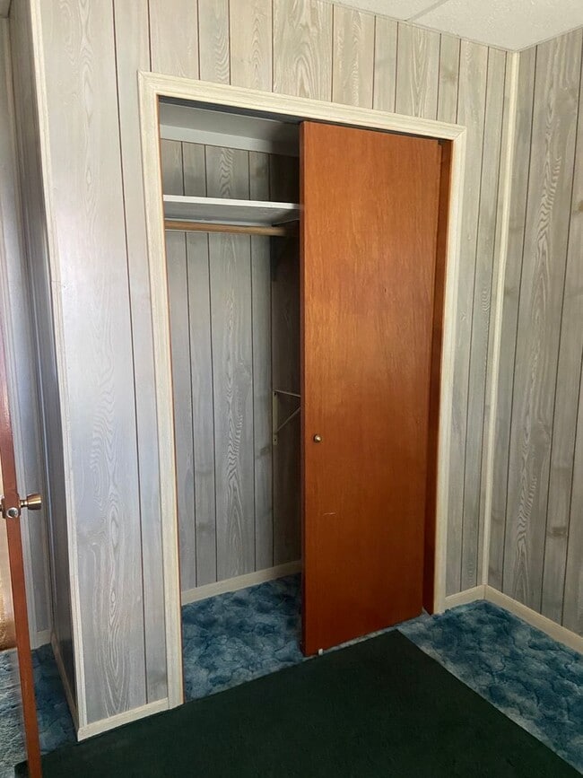 Building Photo - 2 bed 1 bath home in St Anthony